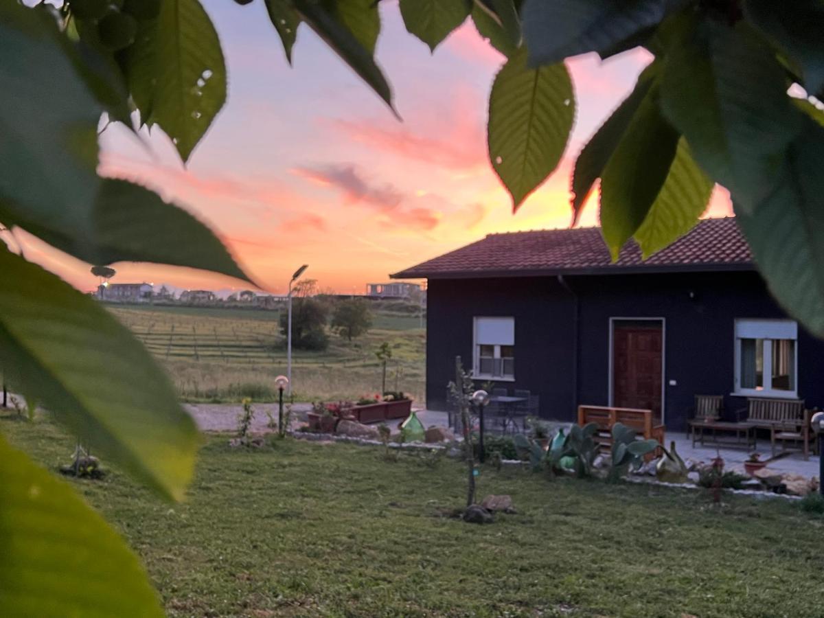 Bombrelais Bed & Breakfast Apice Bagian luar foto